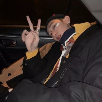 孤独头像男