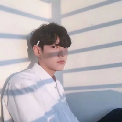 潮男男生阳光成熟头像