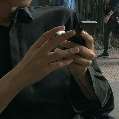 冷酷的男生头像