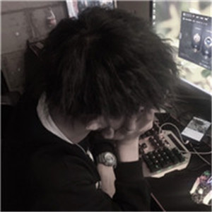 有背景的侧面男生头像