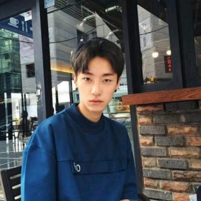 男生头像冷酷帅气