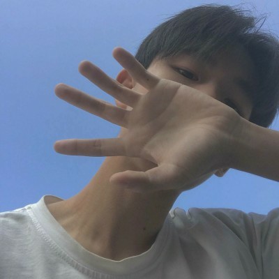 男生头像冷酷帅气