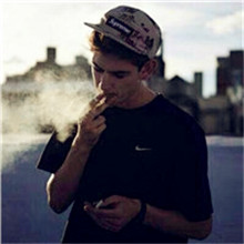 抽烟的男生头像 有伤感的