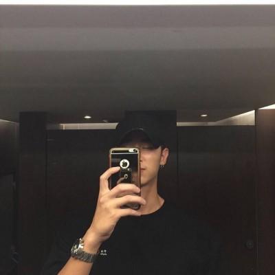 2019最新潮男头像
