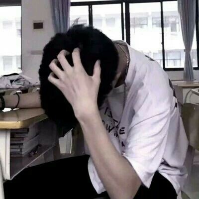 2019帅气男微信头像