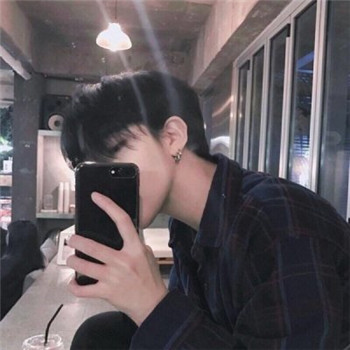 手机控男生头像