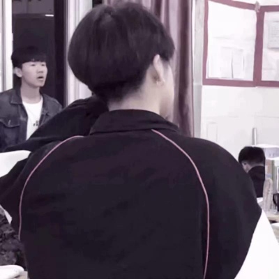 2019男生背影头像图片帅气