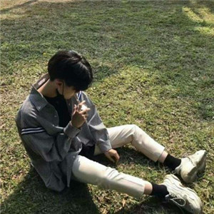 帅气伤感的男生头像