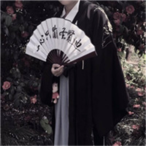 看不到脸的头像男生