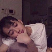男生分手后情绪低落的头像