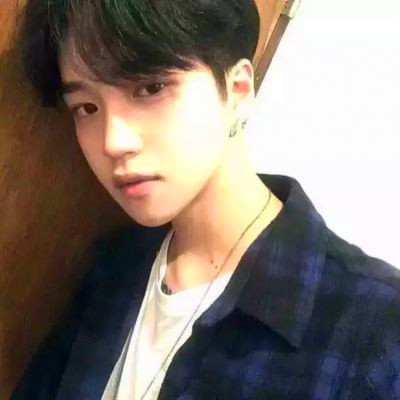 阳光的男生头像