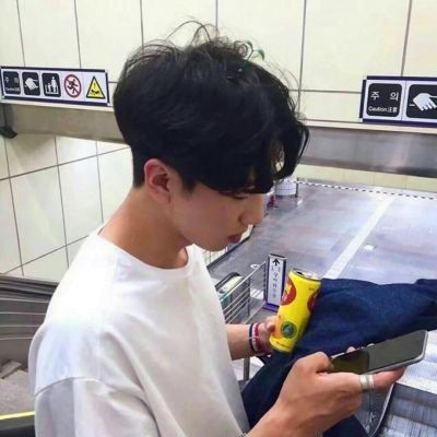 阳光的男生头像