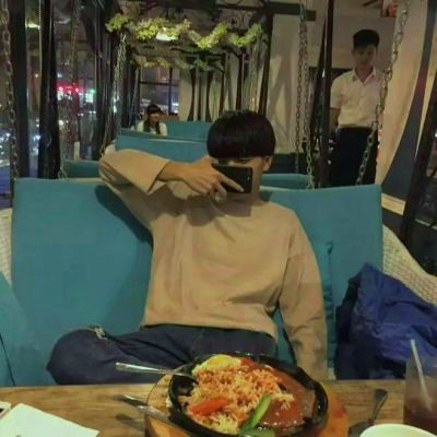 阳光的男生头像