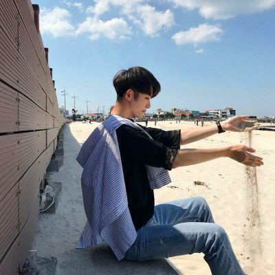 阳光的男生头像