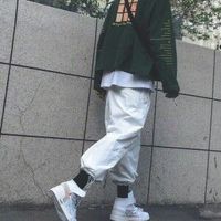 最拉风的头像男生半身看不到脸的