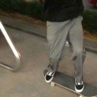 最拉风的头像男生半身看不到脸的
