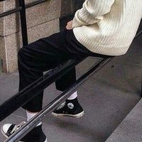 最拉风的头像男生半身看不到脸的