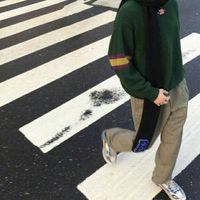 最拉风的头像男生半身看不到脸的