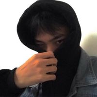 自带时尚感的短发帅哥头像