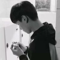 自带时尚感的短发帅哥头像