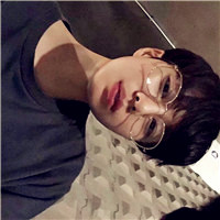 qq头像男生戴眼镜拽