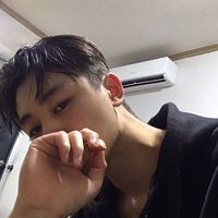 感情玩物伤感男微信头像