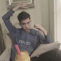 感情玩物伤感男微信头像