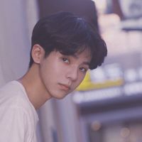 安静的头像男生