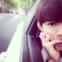 街头范儿帅气男生头像