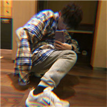 模糊特效看不清炫酷男生头像