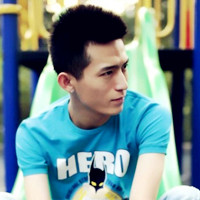 气质阳光男生微信头像