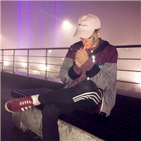 气质爆表戴帽子的男生头像