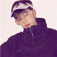 气质爆表戴帽子的男生头像