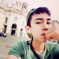 时尚个性戴帽子的男生头像