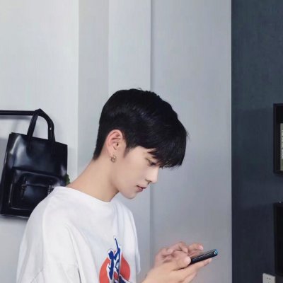 男生短发阳光帅气头像2019大全