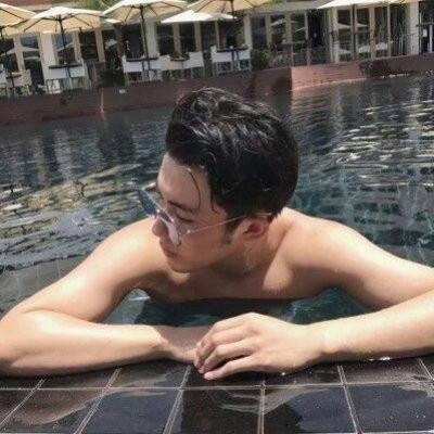 抖音流行图片头像男生帅气