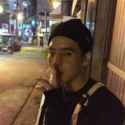 抖音流行图片头像男生帅气