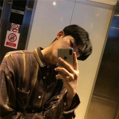 抖音流行图片头像男生帅气
