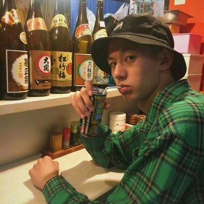 抖音流行图片头像男生帅气