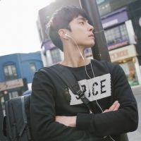 忧郁系最新的男生侧脸头像