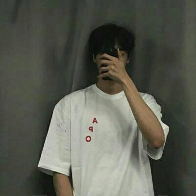 最新高清男生头像沉稳帅气