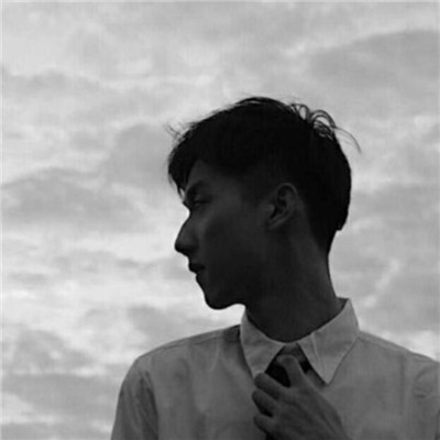 男生颓废伤感黑白头像
