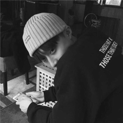 qq男生头像帅气冷酷不带字黑白头像