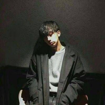 超级帅带点颓废的男生yy头像