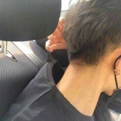 超级帅带点颓废的男生yy头像