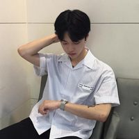 韩范帅气男生上半身头像