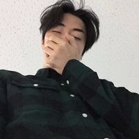 慵懒阳光男生扣扣头像