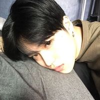 慵懒阳光男生扣扣头像