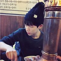qq头像男生背影带帽子帅气