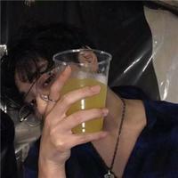 2018年短发帅气男生头像